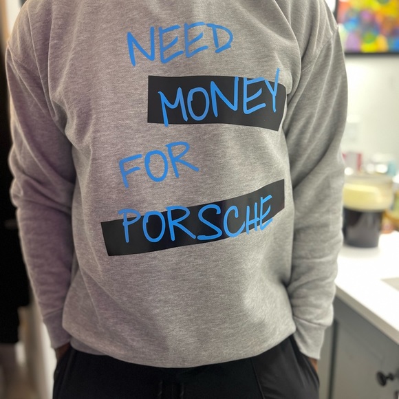 Need money for Porsche large sweater - Picture 9 of 9